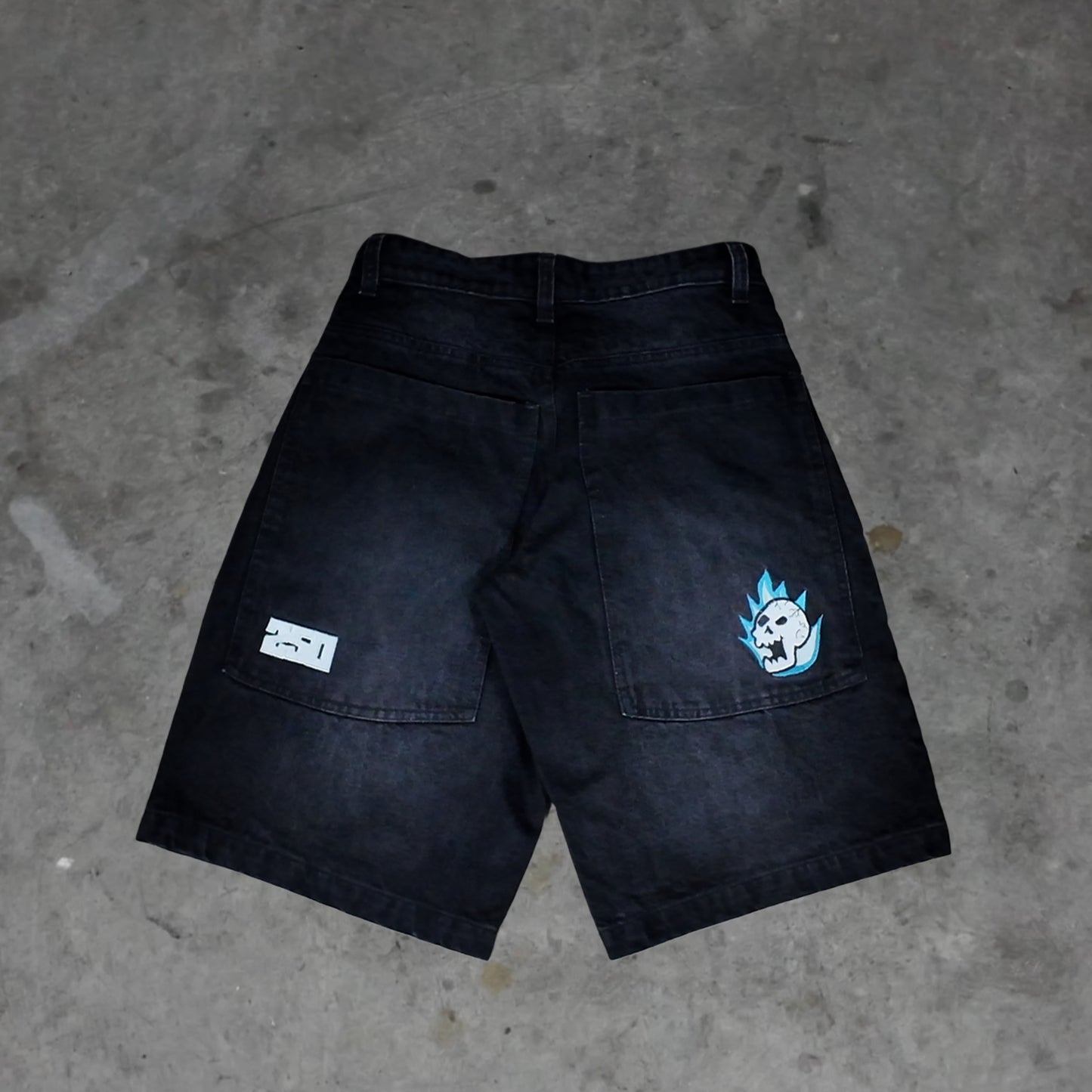 FLARES - black jorts